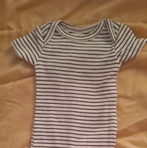 Short sleeve baby onesie